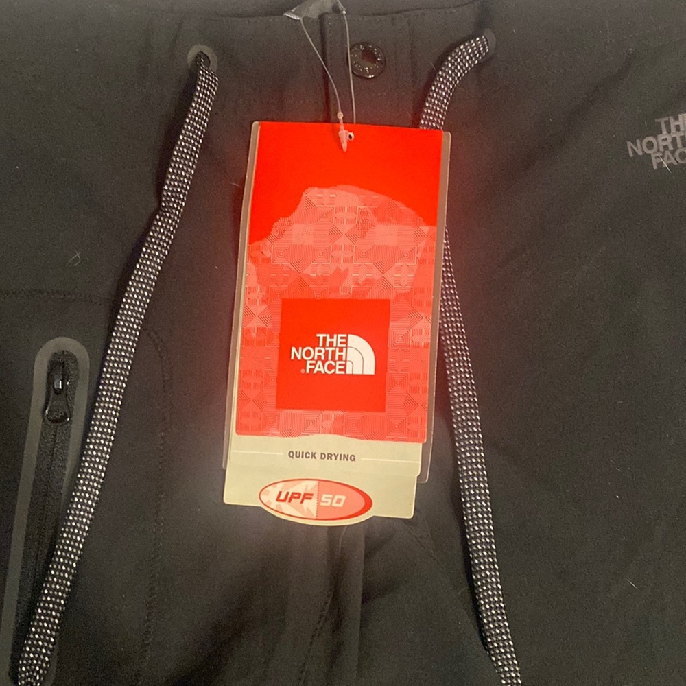 North face, nwt size 4 board shorts